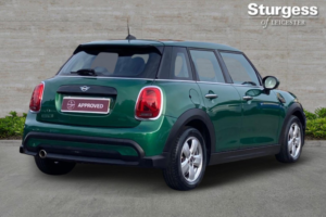 2022 MINI Hatch 1.5 Cooper Classic Steptronic Euro 6 (s/s) 5dr in Green — image 6