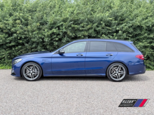 2015 Mercedes-Benz C Class 4.0 C63 V8 Biturbo Amg in Blue — image 5