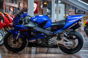 2004 Honda Cbr900rr Fireblade *upgraded Exhaust* in Blue — image 3