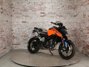 2025 Ktm 125 Duke in Orange — image 3