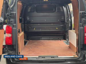 2022 Citroen Dispatch 1.5 Bluehdi 1000 Enterprise Pro M in Black — image 3