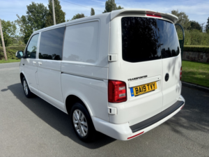 2019 Volkswagen Transporter 2.0 Tdi T28 Highline DSG Auto in White — image 4