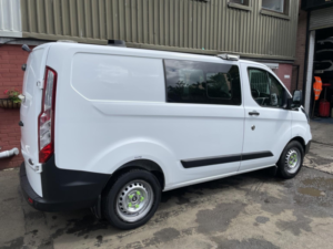 2019 Ford Transit Custom 2.0 320 Ecoblue Crewcab in White — image 3