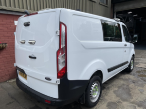 2019 Ford Transit Custom 2.0 320 Ecoblue Crewcab in White — image 4
