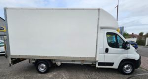 2020 Citroen Relay Luton 2.2 Bluehdi 35 X in White — image 4