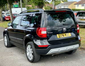 2016 Skoda Yeti 1.2 Tsi Se L in Black — image 5