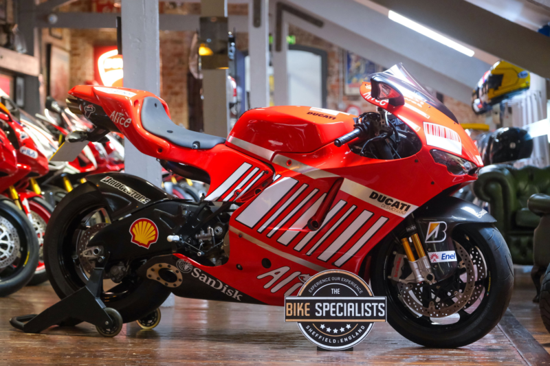 2008 Ducati Desmosedici Rr *gp7 Exhaust* in Red — image 1