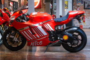 2008 Ducati Desmosedici Rr *gp7 Exhaust* in Red — image 3