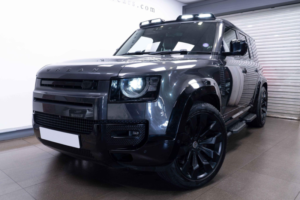 2021 Land Rover Defender 110 2.0 P300 X-Dynamic Se Auto 4WD Euro 6 (s/s) 5dr in Grey — image 3