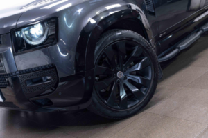 2021 Land Rover Defender 110 2.0 P300 X-Dynamic Se Auto 4WD Euro 6 (s/s) 5dr in Grey — image 6