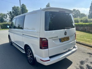 2017 Volkswagen Transporter T6 2.0 Tdi Edition Kombi 150 Swb 6 Speed Eu6 Ulez in White — image 4