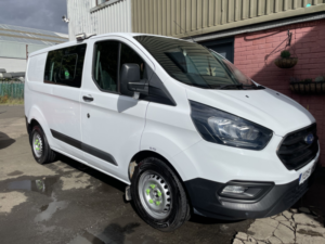 2019 Ford Transit Custom 2.0 320 Ecoblue Crew-Cab in White — image 3