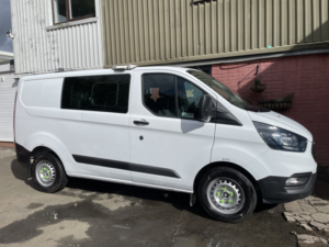 2019 Ford Transit Custom 2.0 320 Ecoblue Crew-Cab in White — image 4