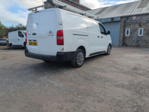 2017 Citroen Dispatch 2.0 Bluehdi 1400 Enterprise Xl Fwd 3 Euro 6 (s/s) 6dr in White — image 3