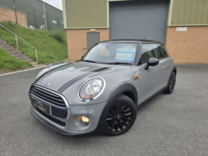 2017 MINI Hatch 1.5 Cooper D 3-Door Hatch in Grey — image 2