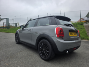2017 MINI Hatch 1.5 Cooper D 3-Door Hatch in Grey — image 5