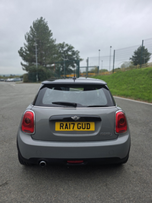 2017 MINI Hatch 1.5 Cooper D 3-Door Hatch in Grey — image 6