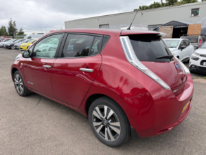 2016 Nissan Leaf 30kwh Tekna Hatchback 5dr Electric Auto (109 Bhp) in Red — image 3