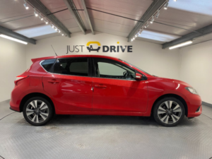 2017 Nissan Pulsar 1.2 Dig-T N-Connecta Hatchback 5dr Petrol Xtron Euro 6 (s/s) (115 Ps) in Red — image 6