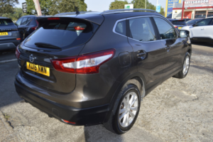 2016 Nissan Qashqai 1.2 Dig-T Acenta in Bronze — image 2