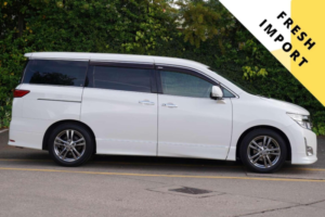 2011 Nissan Elgrand 2.5 Highway Star 5dr 7 Seats in White — image 2