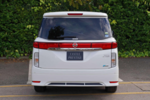 2011 Nissan Elgrand 2.5 Highway Star 5dr 7 Seats in White — image 6