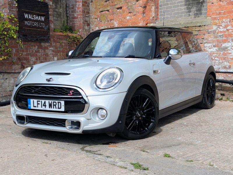 2014 MINI Hatch 2.0 Cooper S 3-Door Hatch in Silver — image 1