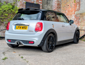 2014 MINI Hatch 2.0 Cooper S 3-Door Hatch in Silver — image 6