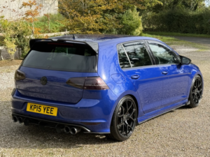 2015 Volkswagen Golf 2.0 Tsi Bluemotion Tech R in Blue — image 3