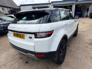 2018 Land Rover Range Rover Evoque Td4 Se Tech in White — image 3