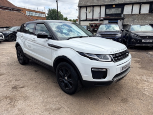 2018 Land Rover Range Rover Evoque Td4 Se Tech in White — image 5