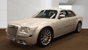 2010 Chrysler 300c 3.0 Crd V6 Srt Design 4dr in Silver — image 3