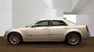 2010 Chrysler 300c 3.0 Crd V6 Srt Design 4dr in Silver — image 5