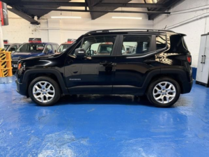 2016 Jeep Renegade 1.4 Renegade My16 1.4 Multiair Ii 140hp Ddct Longitude in Black — image 6