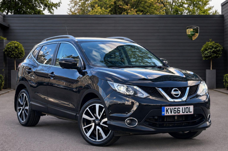 2016 Nissan Qashqai 1.2 Dig-T Tekna Xtron 2WD Euro 6 (s/s) 5dr in Black — image 1