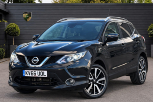 2016 Nissan Qashqai 1.2 Dig-T Tekna Xtron 2WD Euro 6 (s/s) 5dr in Black — image 3