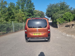 2020 Peugeot Rifter 1.5 Bluehdi Allure in Bronze — image 5