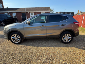 2015 Nissan Qashqai 1.5 Dci Acenta Premium SUV in Grey — image 6