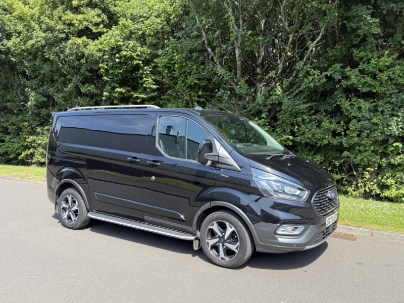 2022 Ford Transit Custom 2.0 Transit Custom Active Van 300 L1 2.0l Ecoblue 130ps Fwd 6 Speed Manual in Black — image 1