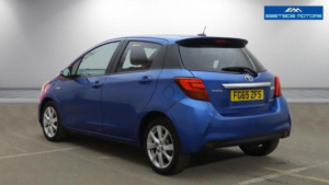 2015 Toyota Yaris 1.5 Vvt-H Sport E-CVT Euro 6 5dr in Blue — image 3