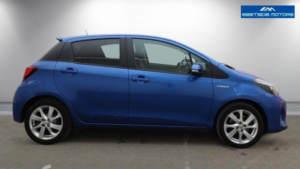 2015 Toyota Yaris 1.5 Vvt-H Sport E-CVT Euro 6 5dr in Blue — image 5