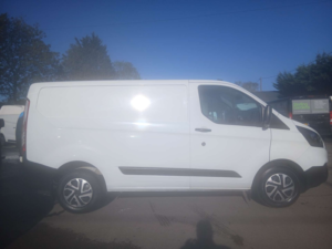 2022 Ford Transit Custom 2.0 280 Ecoblue Leader Panel Van 5dr Diesel Manual L1 H1 Euro 6 (s/s) (105 Ps) in White — image 4