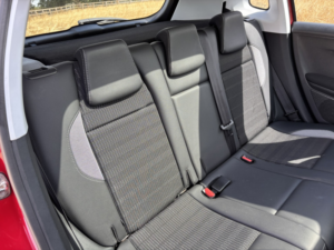 2018 Peugeot 2008 1.2 Puretech Allure Premium in Red — image 4