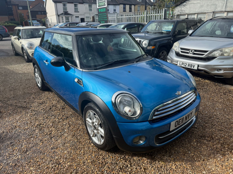 2011 MINI Hatch 1.6 Cooper Pimlico Hatchback 3dr Petrol Manual Euro 5 (s/s) (122 Ps) in Blue — image 1