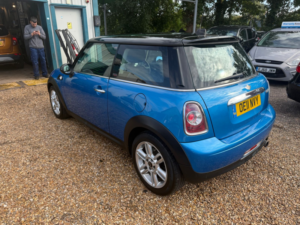 2011 MINI Hatch 1.6 Cooper Pimlico Hatchback 3dr Petrol Manual Euro 5 (s/s) (122 Ps) in Blue — image 6