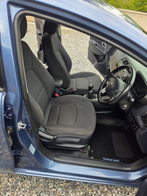 2015 Kia Rio 1.1 Crdi Ecodynamics 2 Hatchback 5dr Diesel Manual Euro 6 (s/s) (74 Bhp) in Blue — image 3