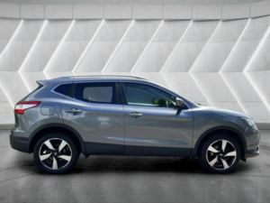 2017 Nissan Qashqai 1.5 Dci N-Connecta 2WD Euro 6 (s/s) 5dr in Grey — image 4