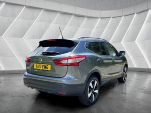 2017 Nissan Qashqai 1.5 Dci N-Connecta 2WD Euro 6 (s/s) 5dr in Grey — image 6