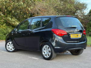 2016 Vauxhall Meriva 1.4i Turbo Exclusiv MPV 5dr Petrol Auto Euro 6 (120 Ps) in Black — image 3