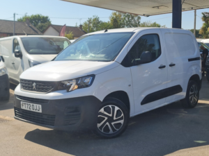 2022 Peugeot Partner 1.5 Pro Premium — image 3